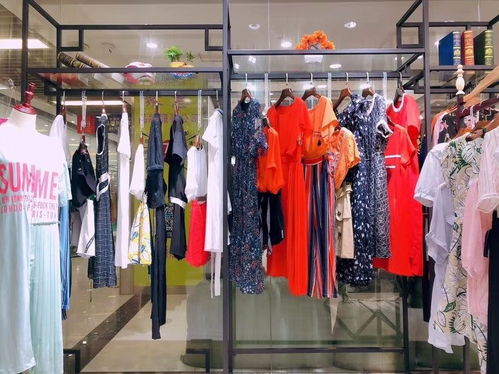 杭州簡約風(fēng)情 解碼2019夏季少淑裝品牌折扣尾貨走份批發(fā)新趨勢